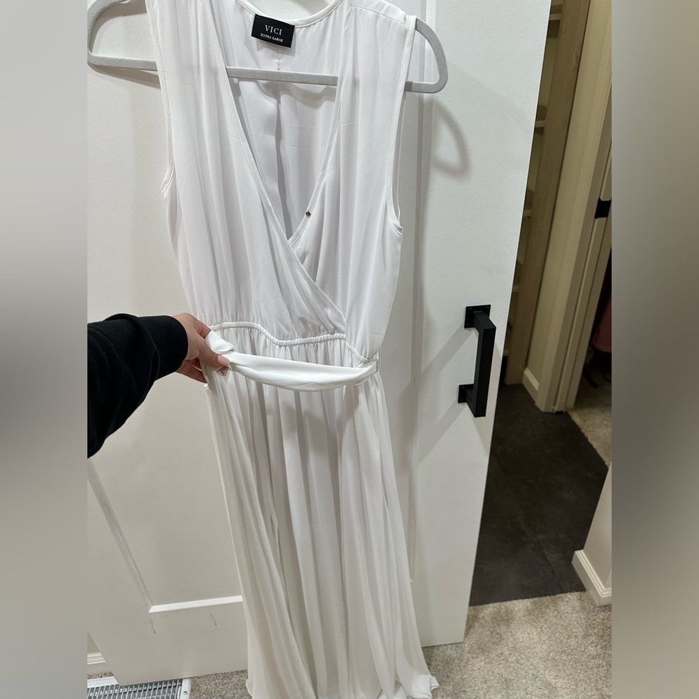 Vici White flowing dress with belt, never worn